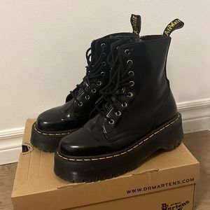 Black Dr. Martens !